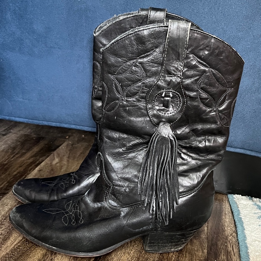 vintage Laredo Cowgirl Boots with tassels, black, size 7